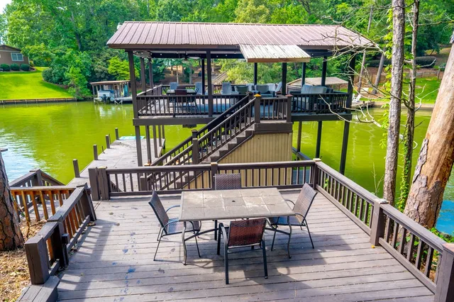 $725,000 | 556 Cedar Drive West, Hamilton, GA 31811