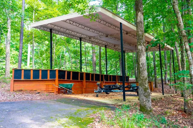 $725,000 | 556 Cedar Drive West, Hamilton, GA 31811