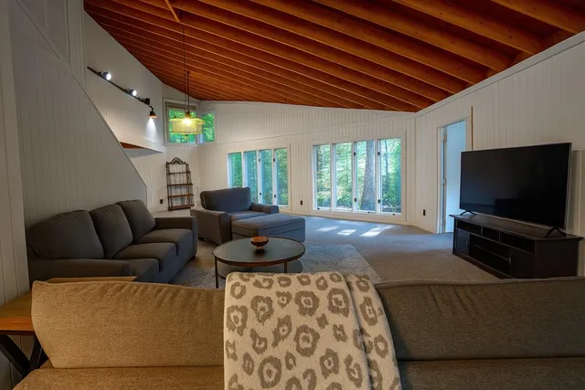 $725,000 | 556 Cedar Drive West, Hamilton, GA 31811