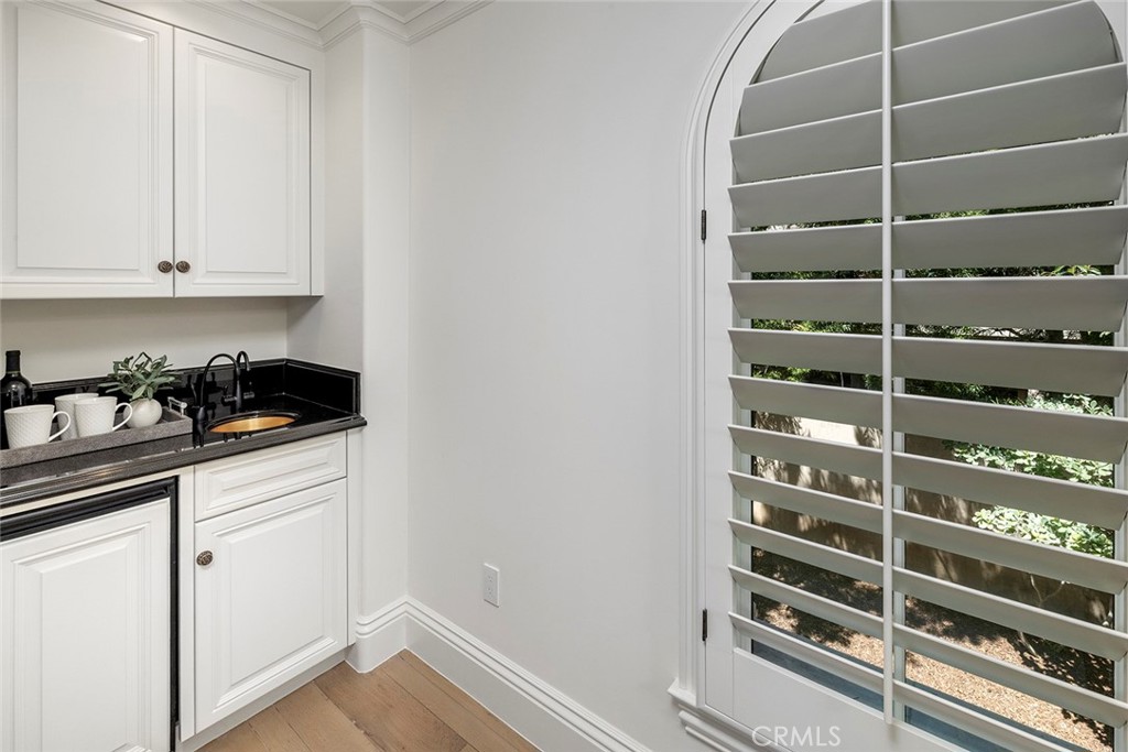 14 Channel Vista Newport Coast, CA 92657 - Photo 35 of 67 Primary Suite Wet Bar