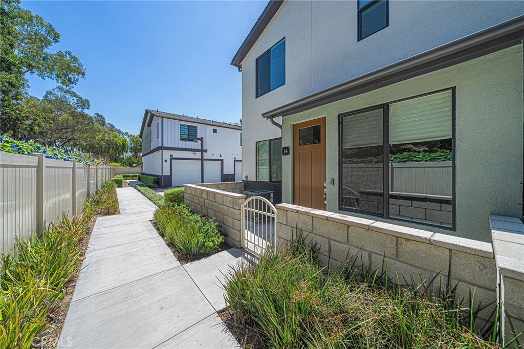 2775 West Pepper Tree Anaheim, CA 92801 - Photo 27 of 33 Gallery Image 27