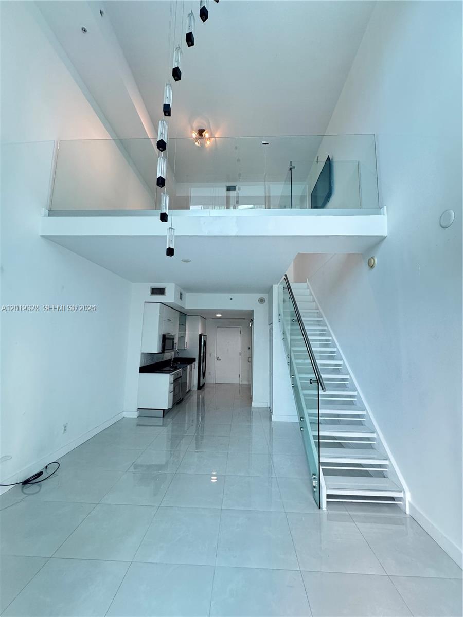 60 Southwest 13th Street, Unit 2006 Miami, FL 33130 - Photo 3 of 10