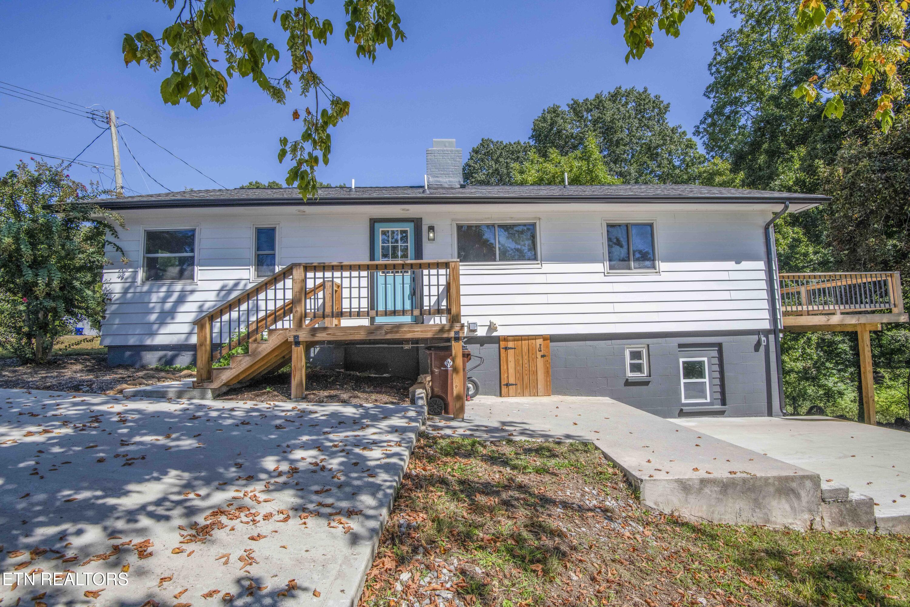 304 Firestone Road Oak Ridge, TN 37830 - Photo 6 of 50 exterior back