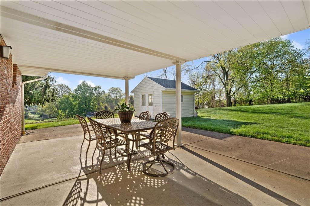253 Ewings Mill Road Coraopolis, PA 15108 - Photo 3 of 39 Gallery Image 3