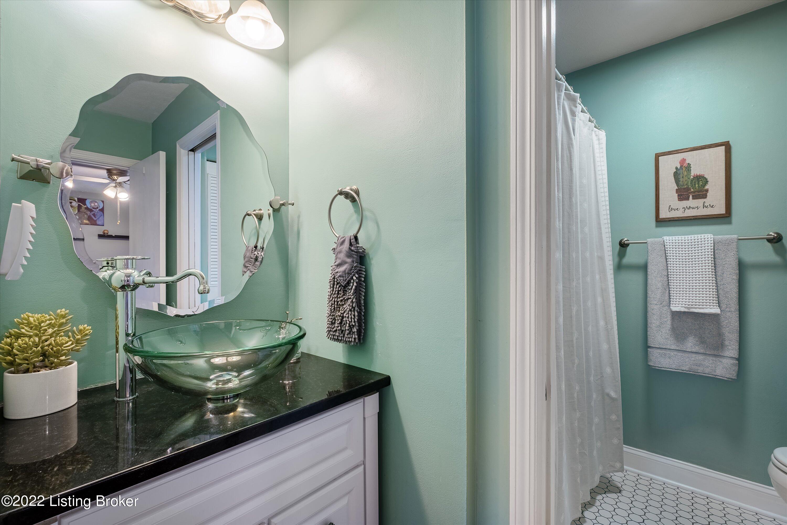 6005 Hurstview Road Louisville, KY 40291 - Photo 9 of 25 09-1XT9892