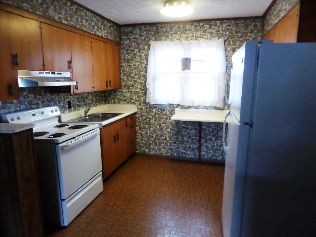 438 West Outer Drive Oak Ridge, TN 37830 - Photo 11 of 23 436kitchen