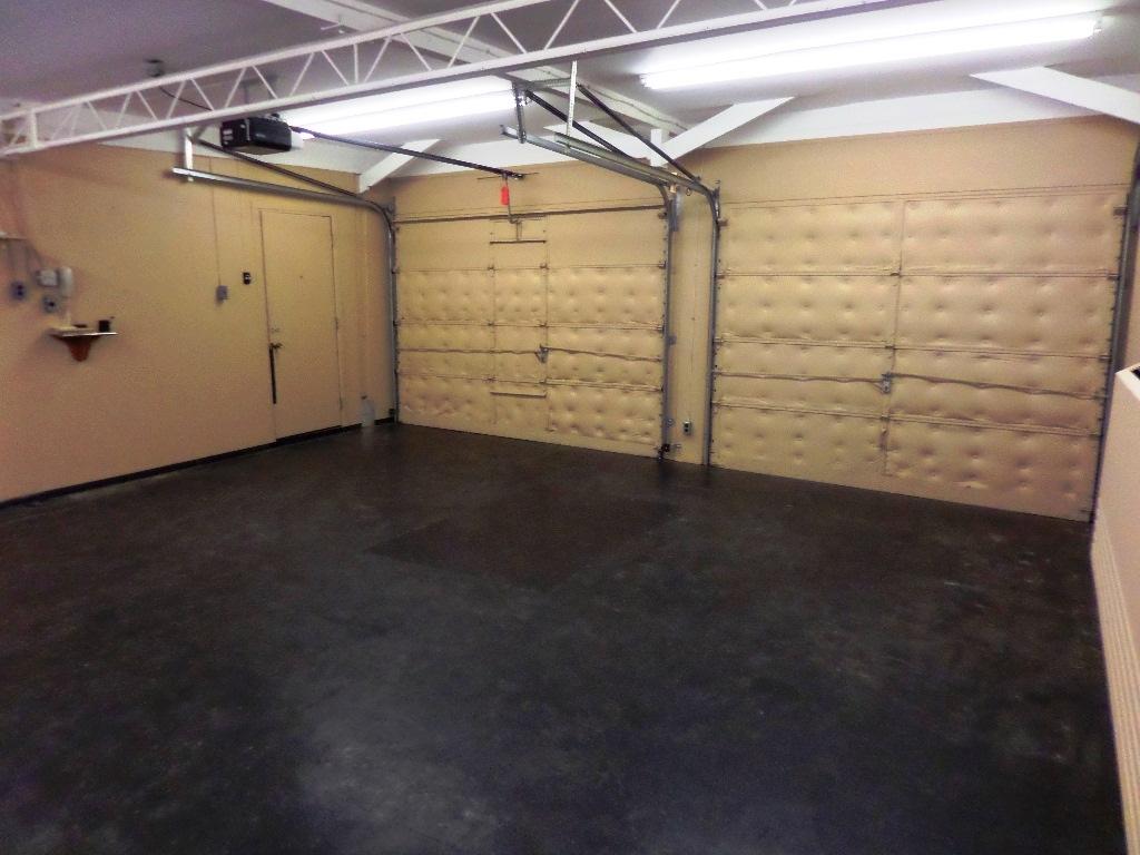 438 West Outer Drive Oak Ridge, TN 37830 - Photo 19 of 23 2cargarage