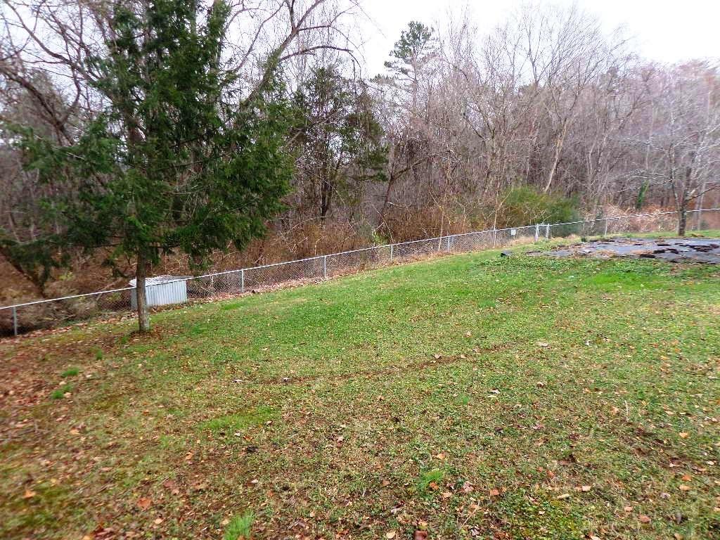 438 West Outer Drive Oak Ridge, TN 37830 - Photo 22 of 23 backyard