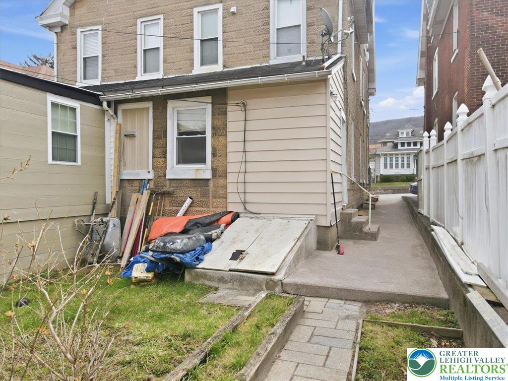 921 Broadway Fountain Hill, PA 18015 - Photo 68 of 93