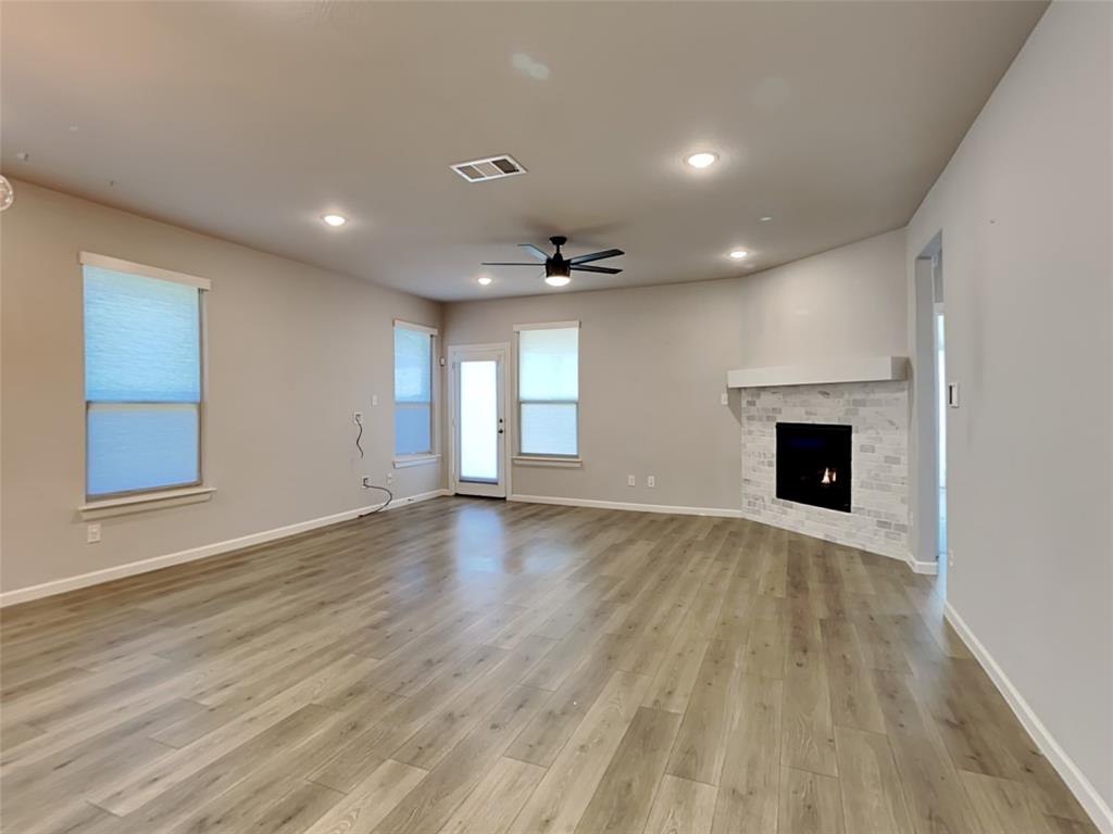 545 Hazeltine Road Red Oak, TX 75154 - Photo 2 of 17