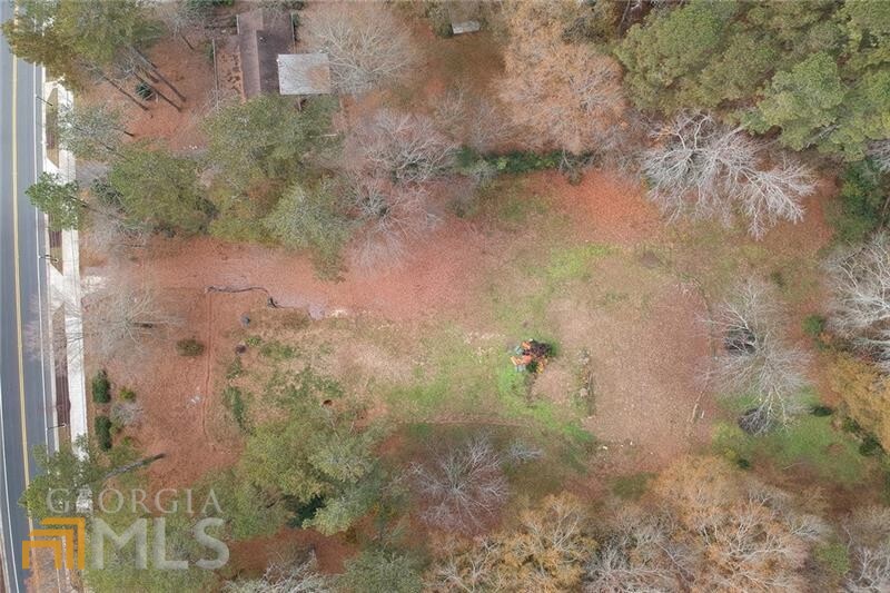 a view of a yard of a house