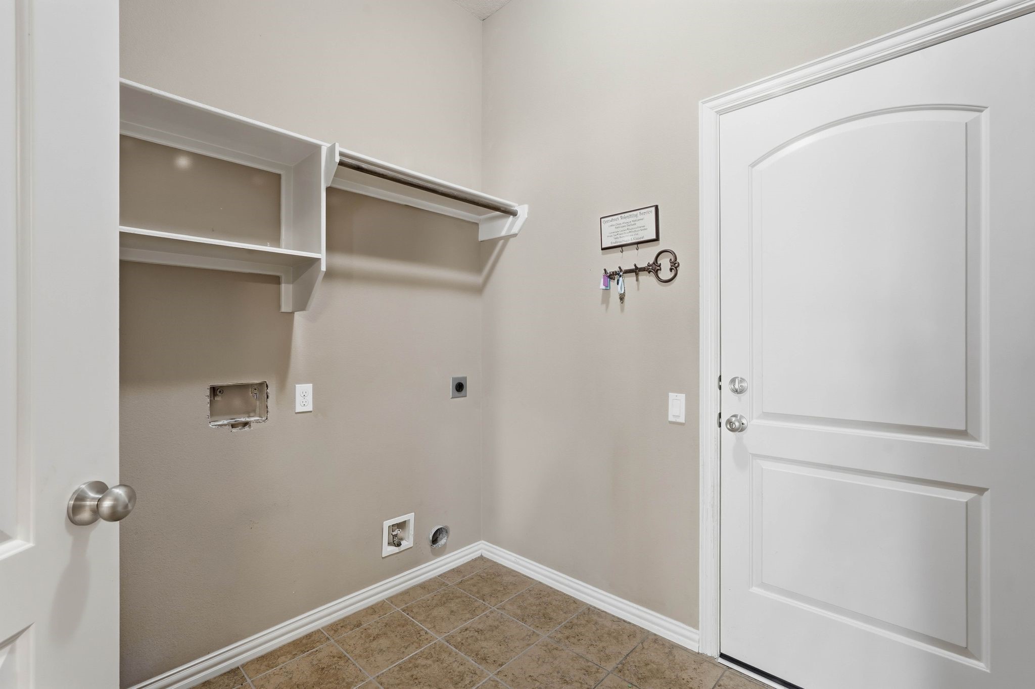 18720 Rosalea Way Montgomery, TX 77356 - Photo 28 of 41 a bathroom with a bathtub