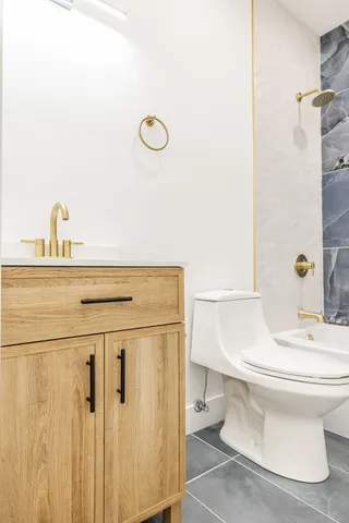 $2,500 | 2949 West 25th Place, Unit 2, Chicago, IL 60623