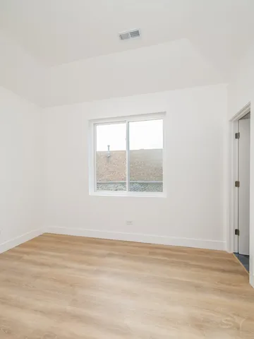 $2,500 | 2949 West 25th Place, Unit 2, Chicago, IL 60623