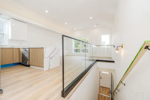 $2,500 | 2949 West 25th Place, Unit 2, Chicago, IL 60623