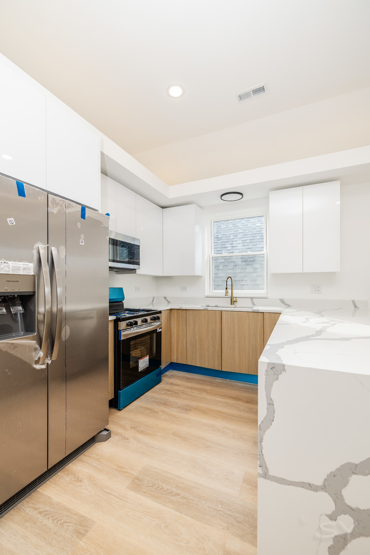 2949 West 25th Place, Unit 2 Chicago, IL 60623 - Photo 8 of 27