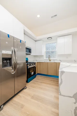 $2,500 | 2949 West 25th Place, Unit 2, Chicago, IL 60623