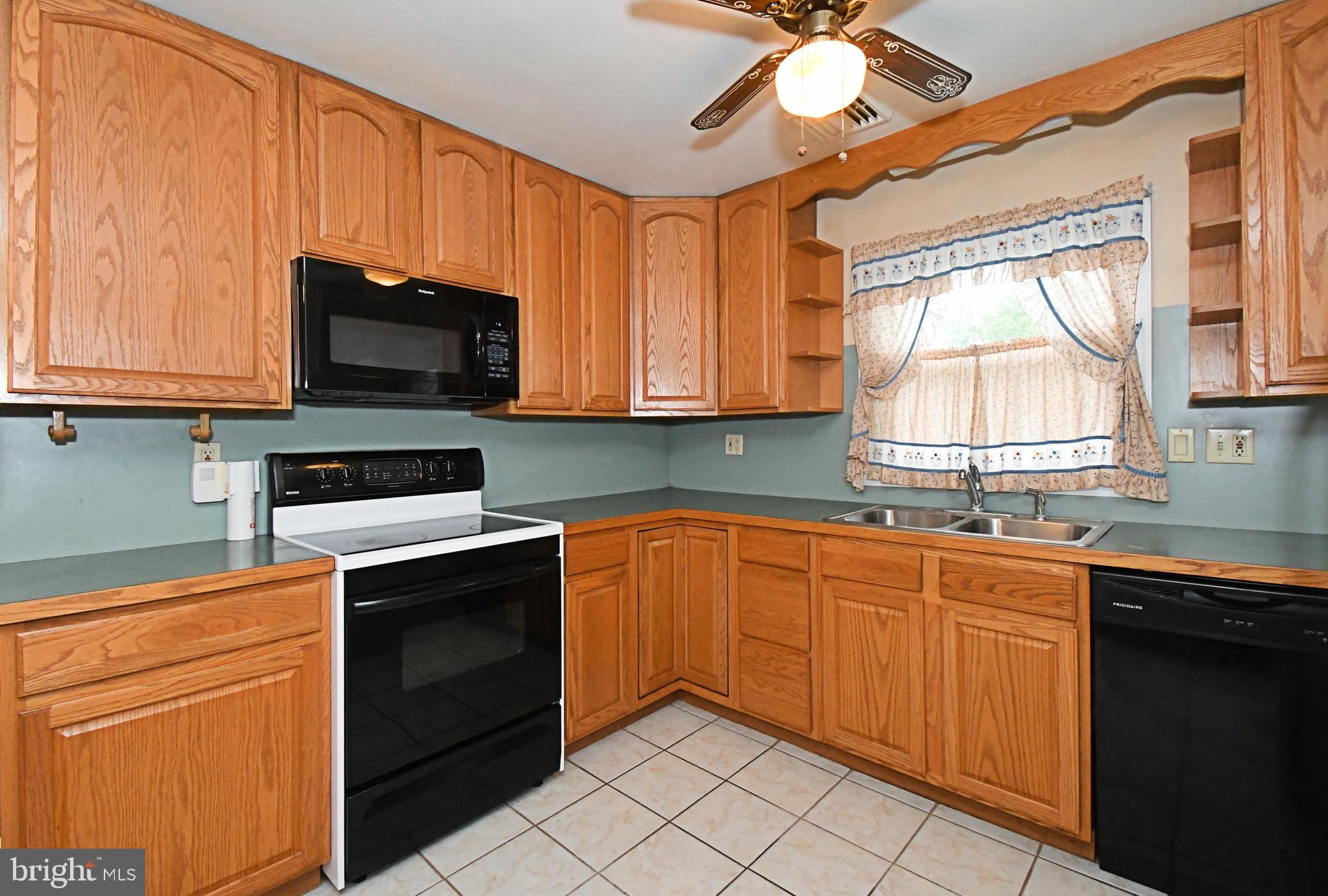 1604 Meadowbrook Road Feasterville-Trevose, PA 19053 - Photo 13 of 48
