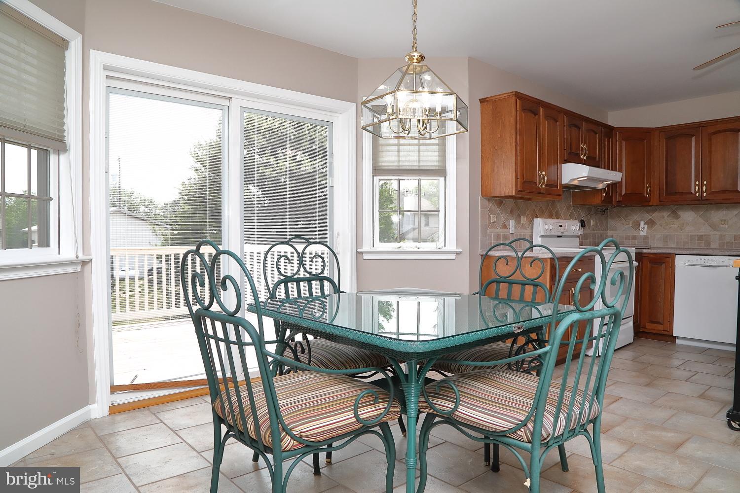 13 Village Drive Lititz, PA 17543 - Photo 17 of 35 Breakfast Nook w Sliders
