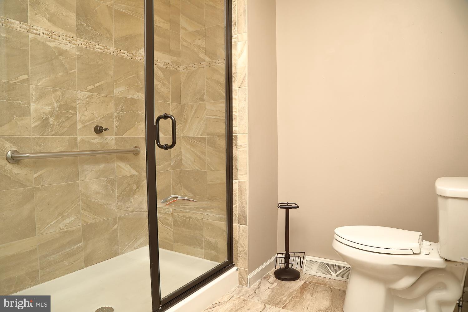 13 Village Drive Lititz, PA 17543 - Photo 23 of 35 Primary Bathroom