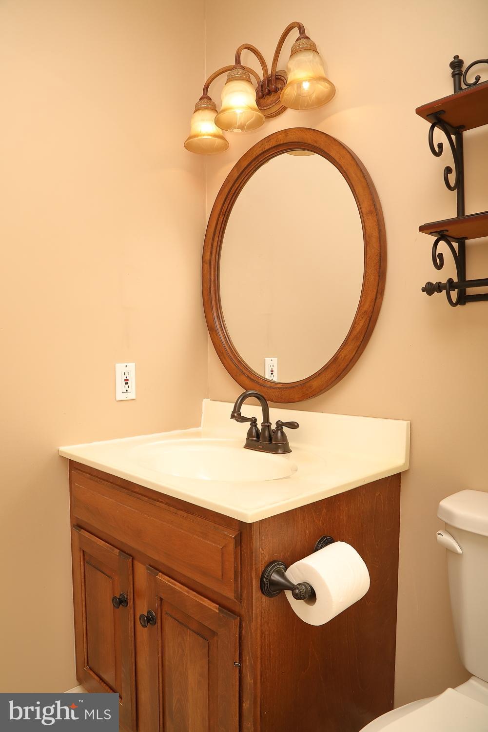 13 Village Drive Lititz, PA 17543 - Photo 27 of 35 Full Bathroom