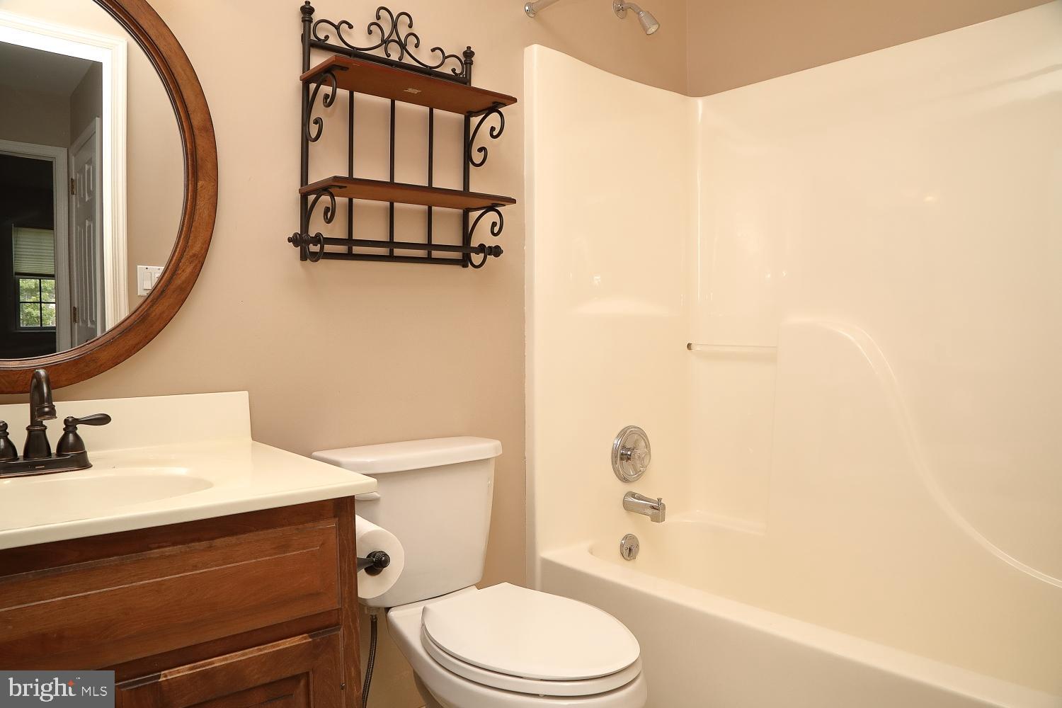 13 Village Drive Lititz, PA 17543 - Photo 28 of 35 Full Bathroom