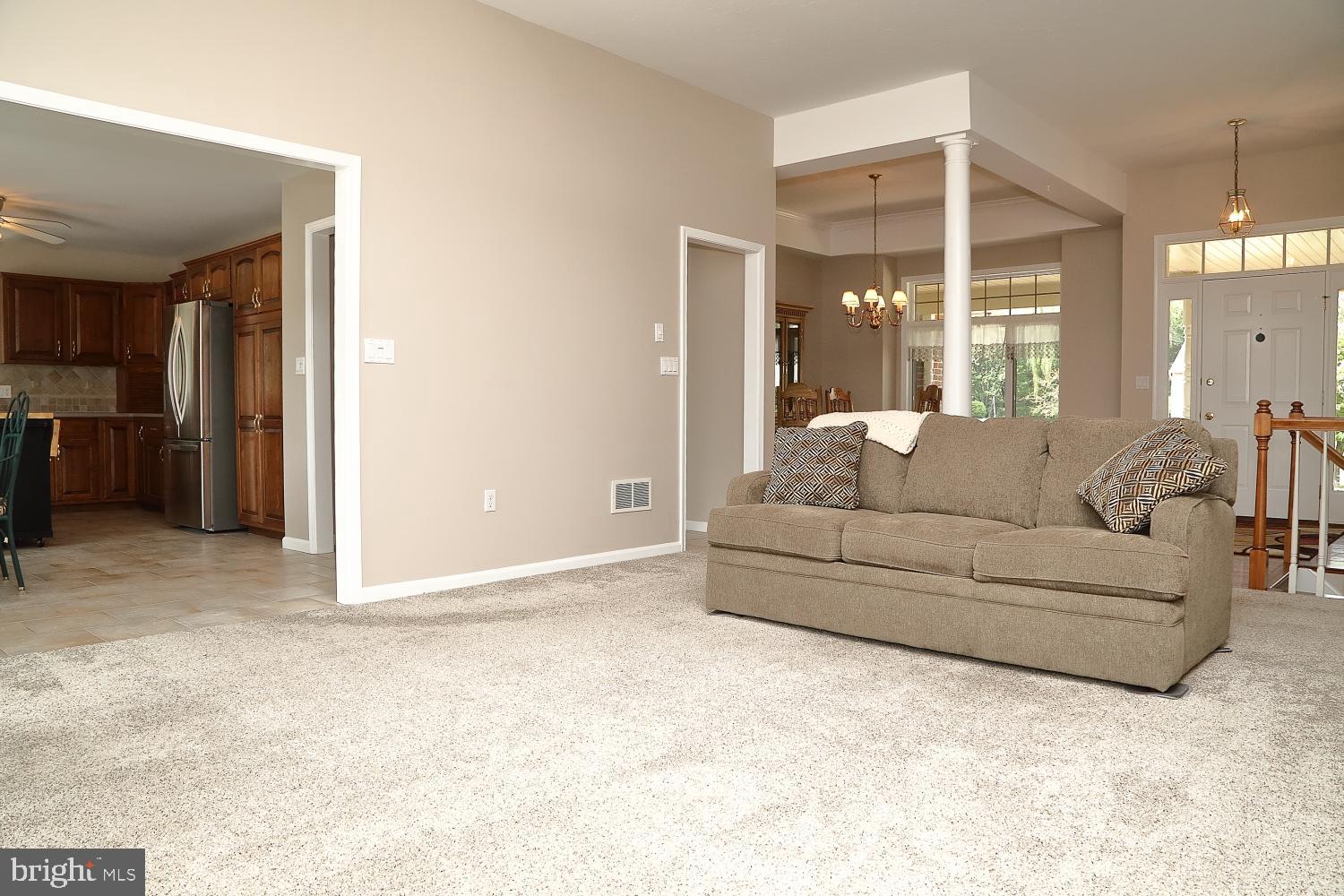 13 Village Drive Lititz, PA 17543 - Photo 7 of 35 Living Room