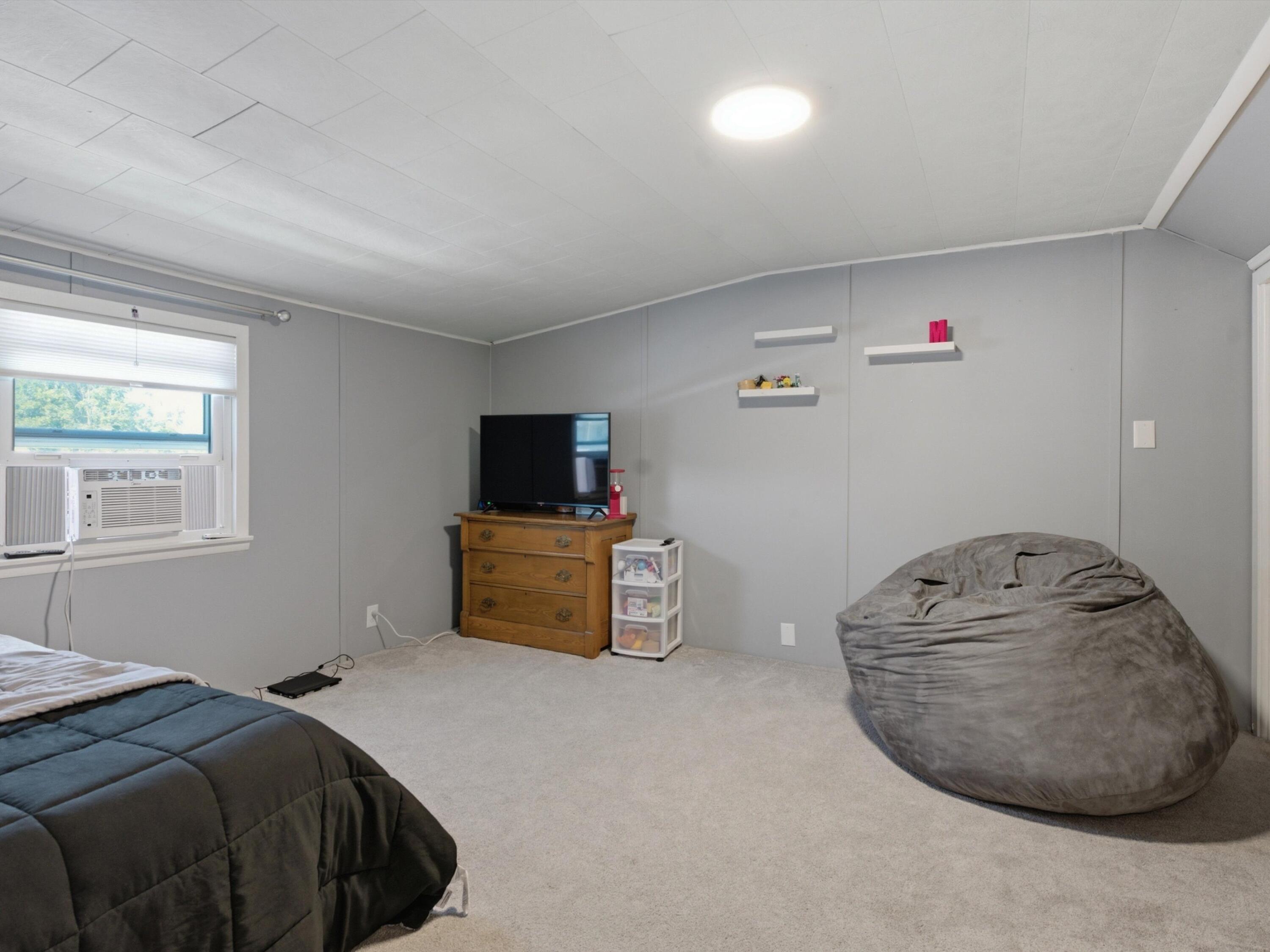 920 North 6th Street Manitowoc, WI 54220 - Photo 17 of 26 Upper Bed