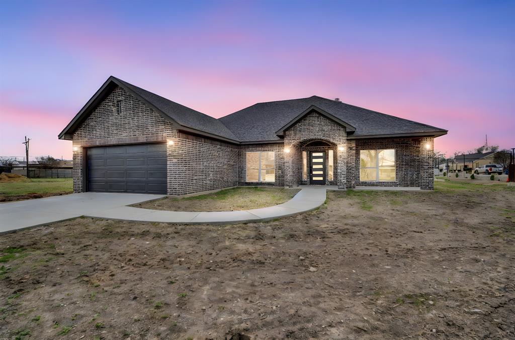 203 West Denton Palmer, TX 75152 - Photo 2 of 20