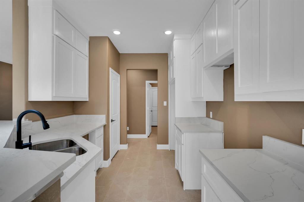 203 West Denton Palmer, TX 75152 - Photo 4 of 20