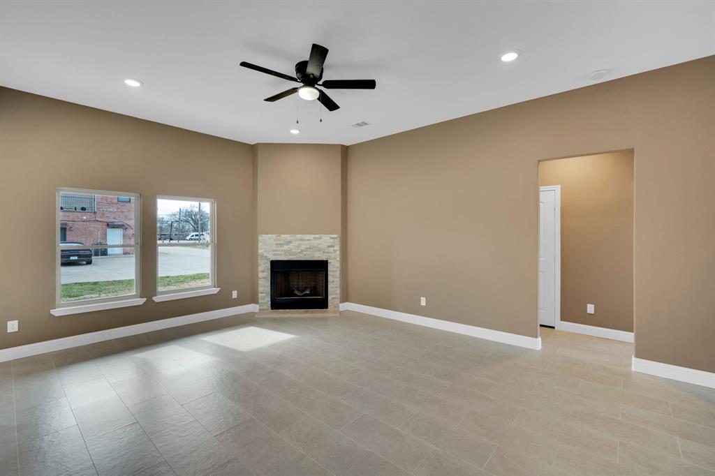 203 West Denton Palmer, TX 75152 - Photo 7 of 20