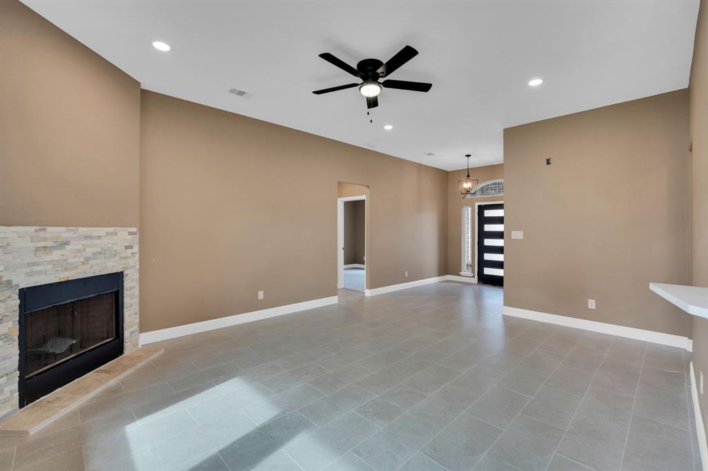 203 West Denton Palmer, TX 75152 - Photo 8 of 20