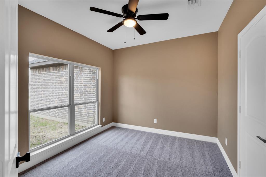 203 West Denton Palmer, TX 75152 - Photo 10 of 20 Office or 4th Bedroom