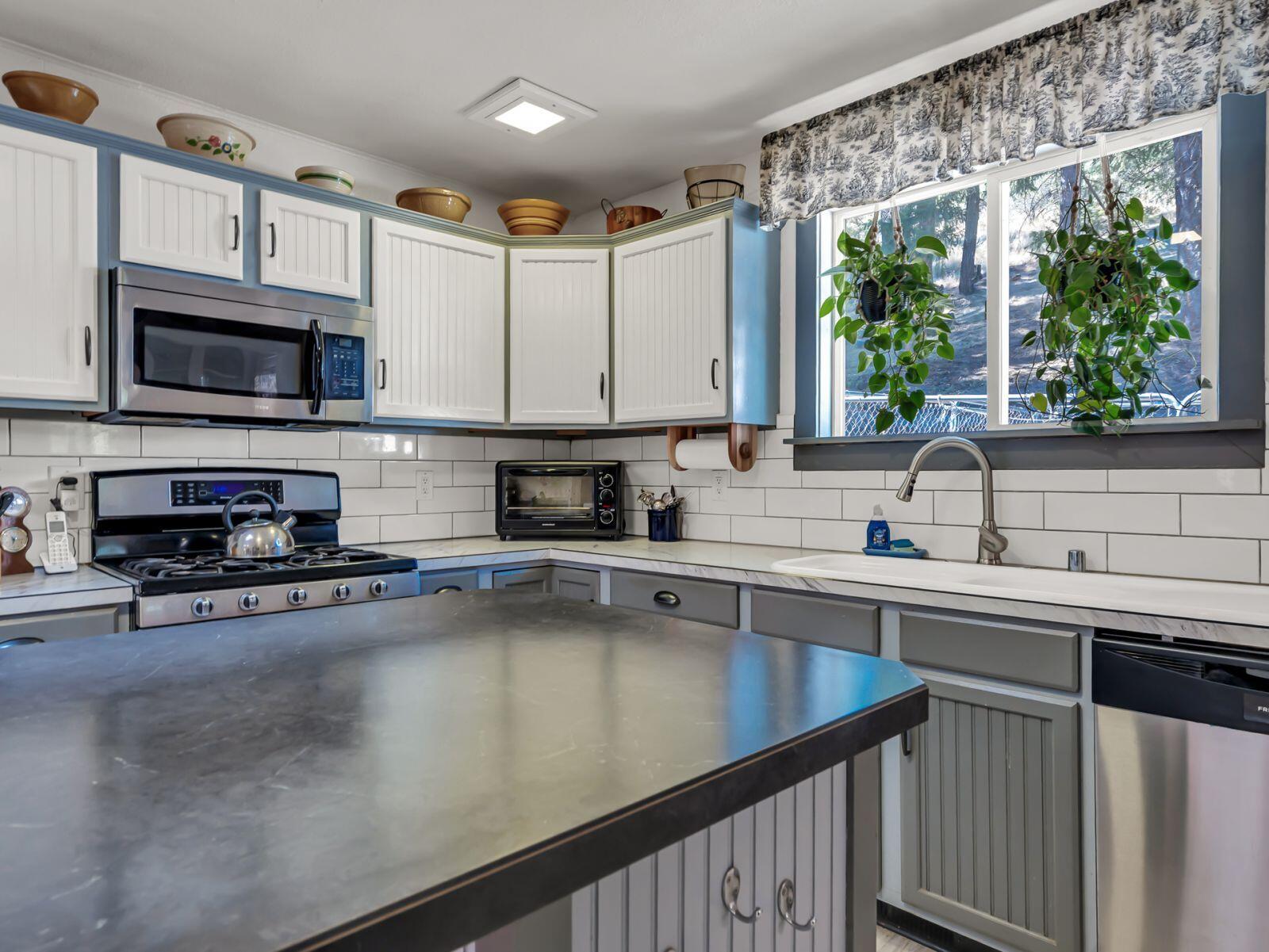1541 Lewiston Road Lewiston, CA 96052 - Photo 11 of 33 L11