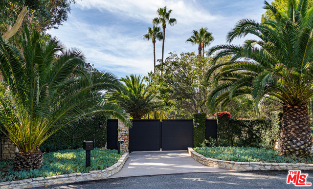 6837 Zumirez Drive Malibu, CA 90265 - Photo 4 of 21