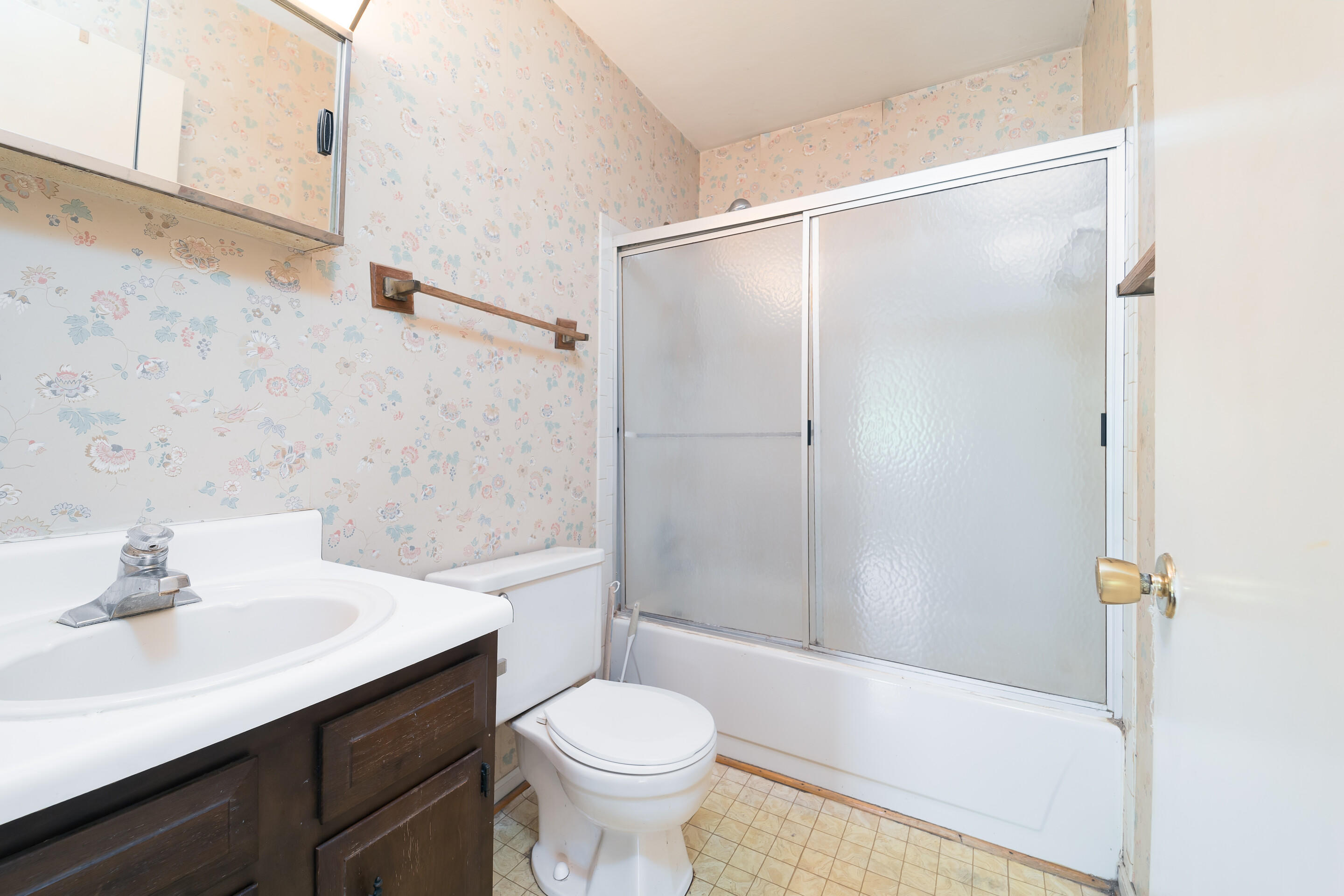 5329 Starkey Road Roanoke, VA 24018 - Photo 14 of 27 Bath