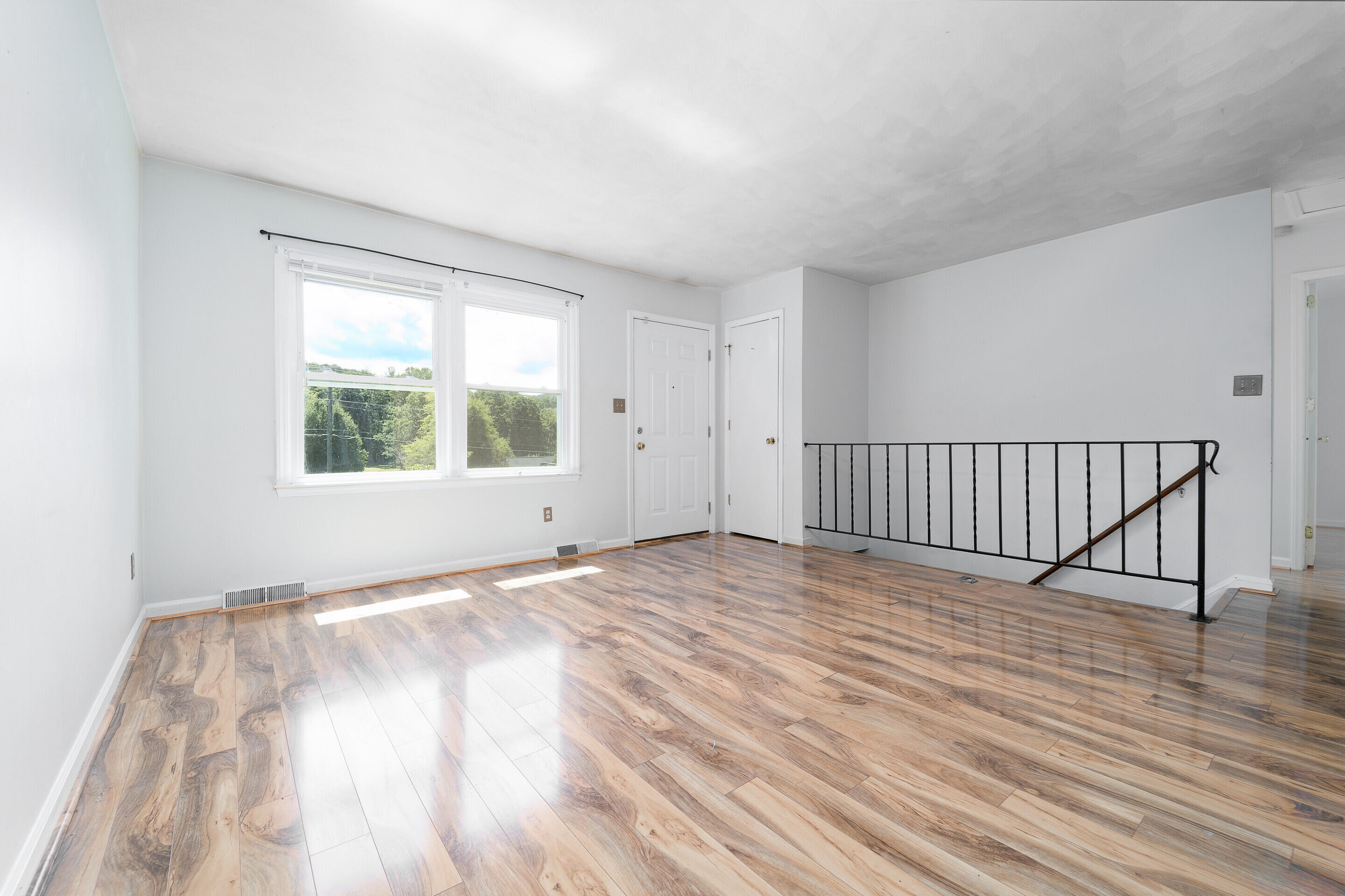 Clip down flooring