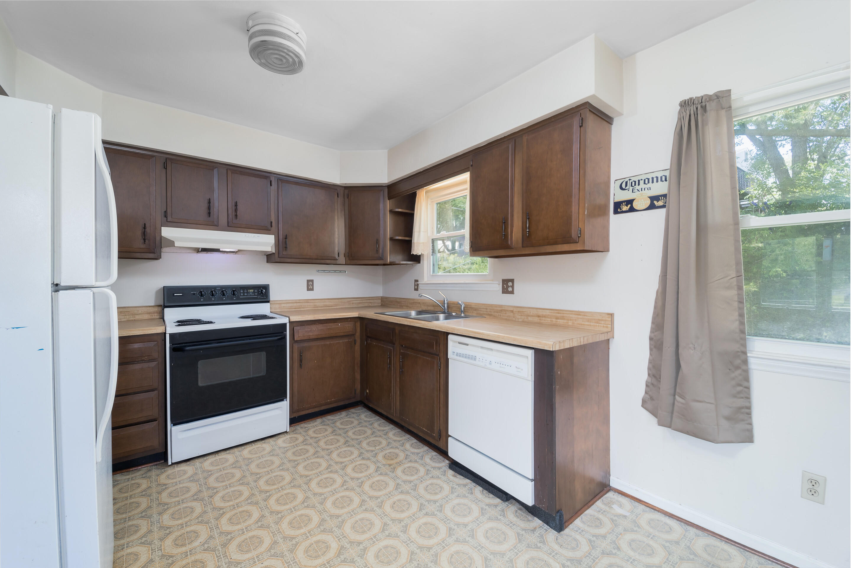 5329 Starkey Road Roanoke, VA 24018 - Photo 9 of 27 Kitchen