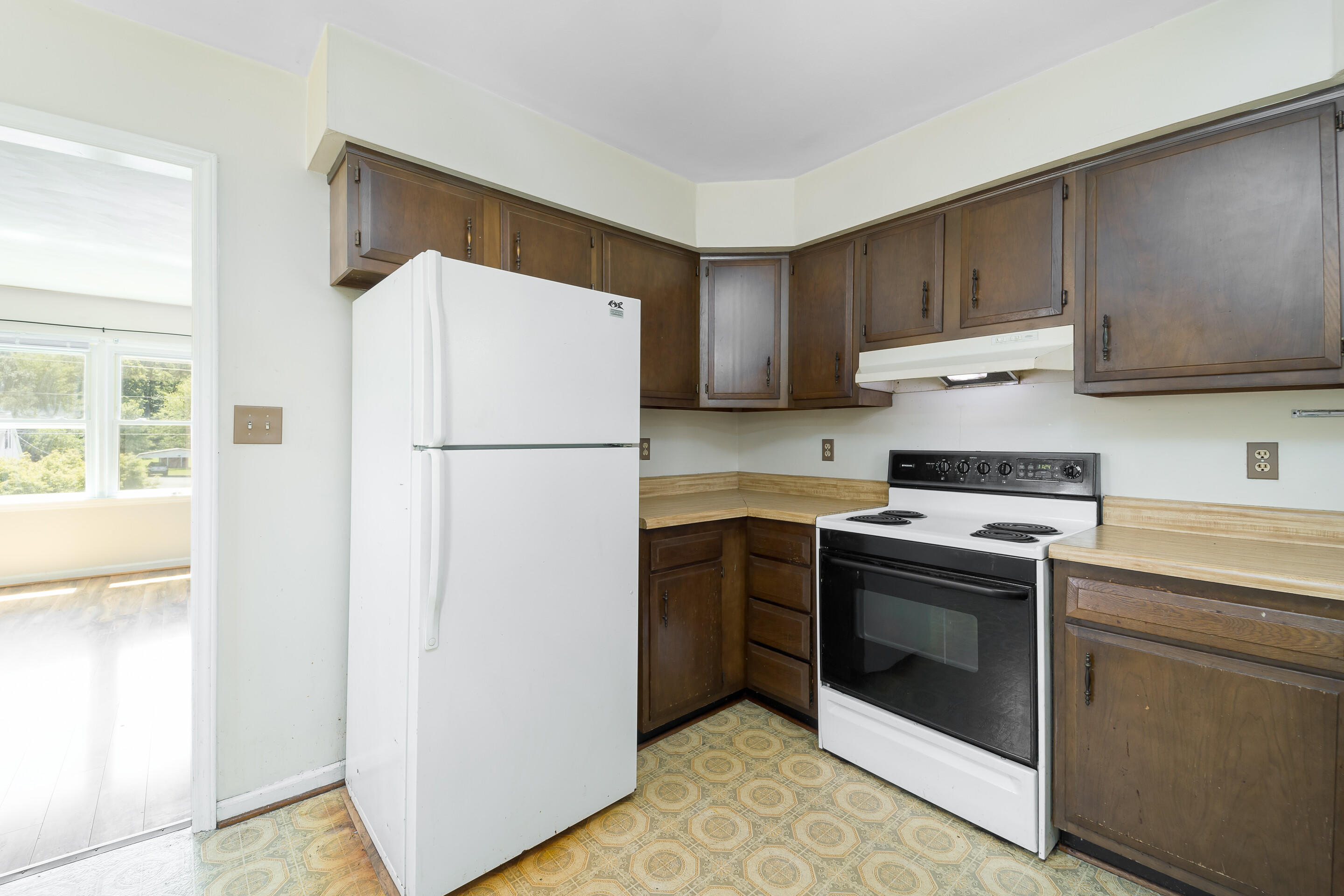 5329 Starkey Road Roanoke, VA 24018 - Photo 10 of 27 Kitchen