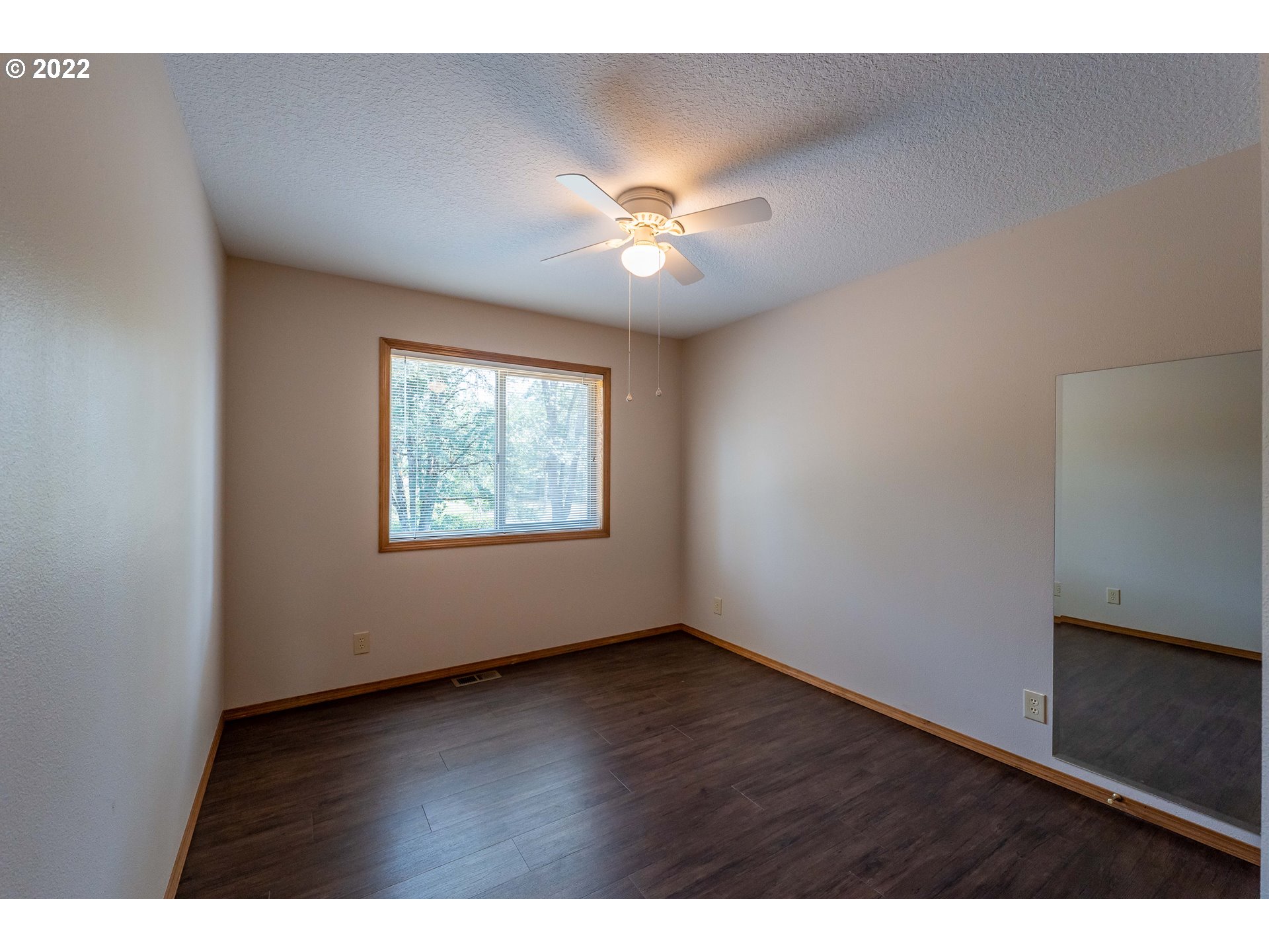 4422 Colonial Road Roseburg, OR 97471 - Photo 14 of 32 Bedroom