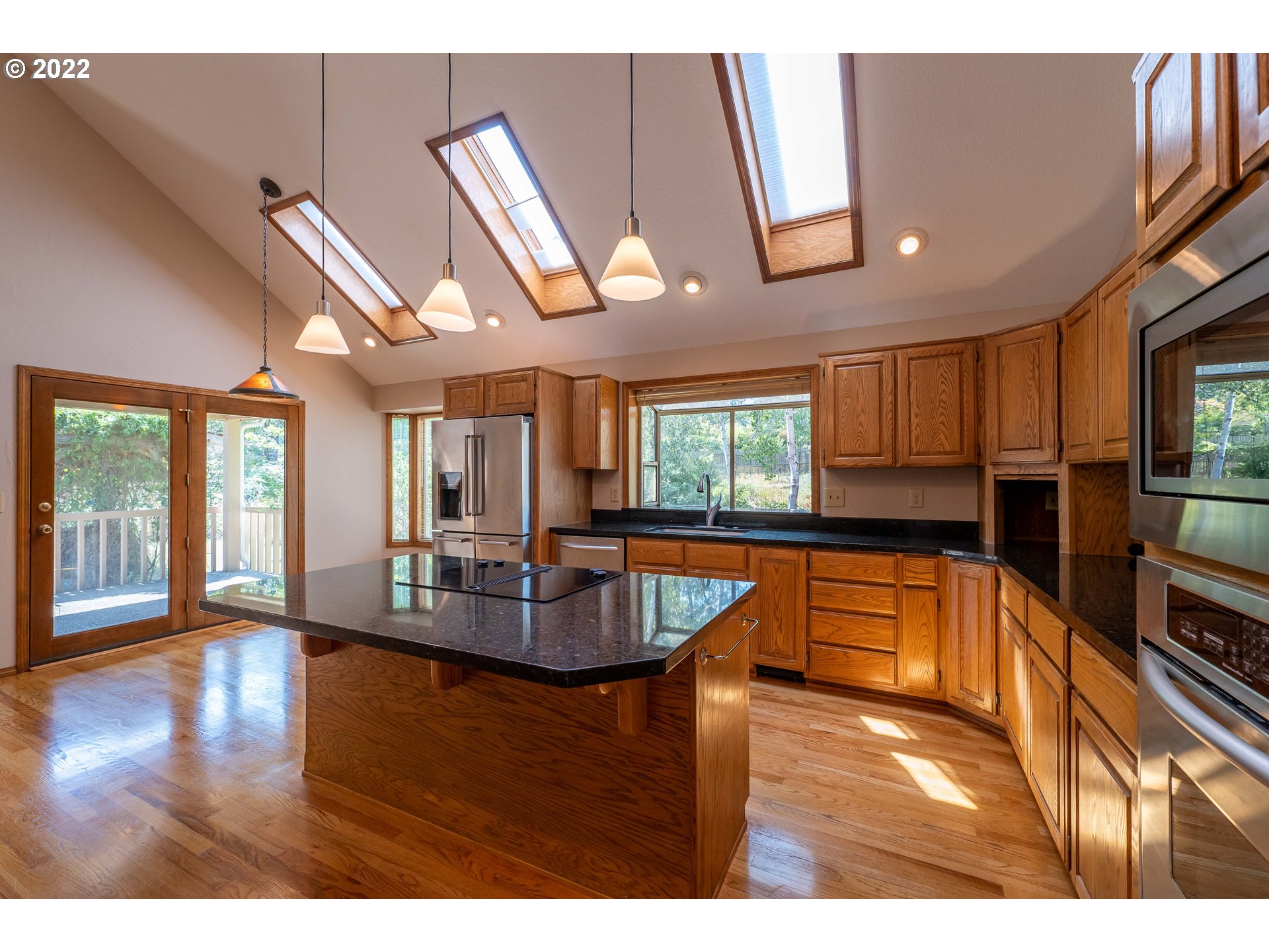 4422 Colonial Road Roseburg, OR 97471 - Photo 7 of 32 Kitchen