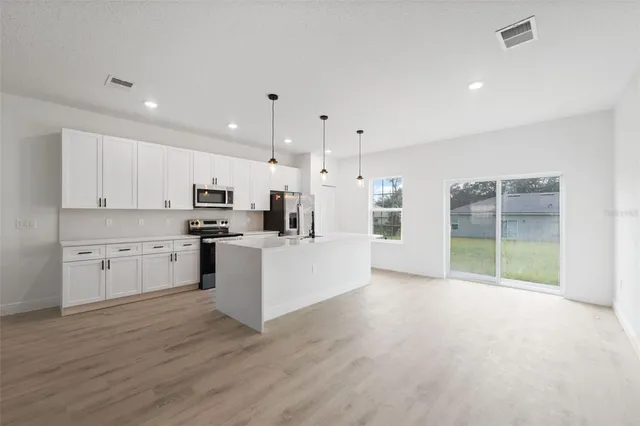 $285,000 | 14152 Southwest 44th Avenue, Ocala, FL 34473