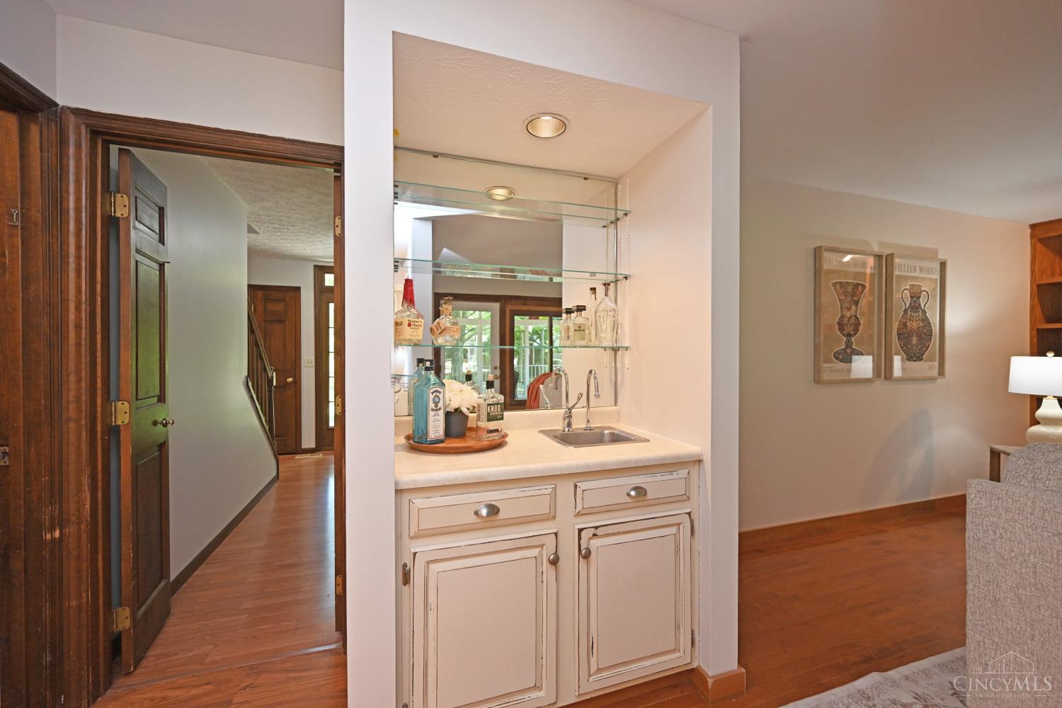 6415 Roth Ridge Drive Loveland, OH 45140 - Photo 17 of 63 Gallery Image 17