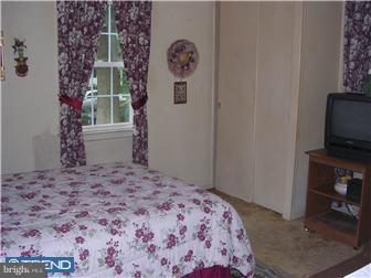 2122 Keith Road Abington, PA 19001 - Photo 4 of 10 Bedroom - Main