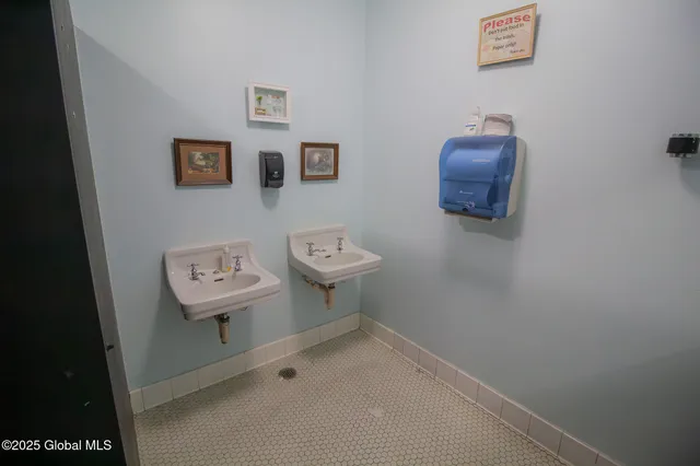 $1,650,000 | 181 Western Avenue, Albany, NY 12203