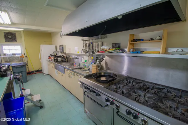 $1,650,000 | 181 Western Avenue, Albany, NY 12203