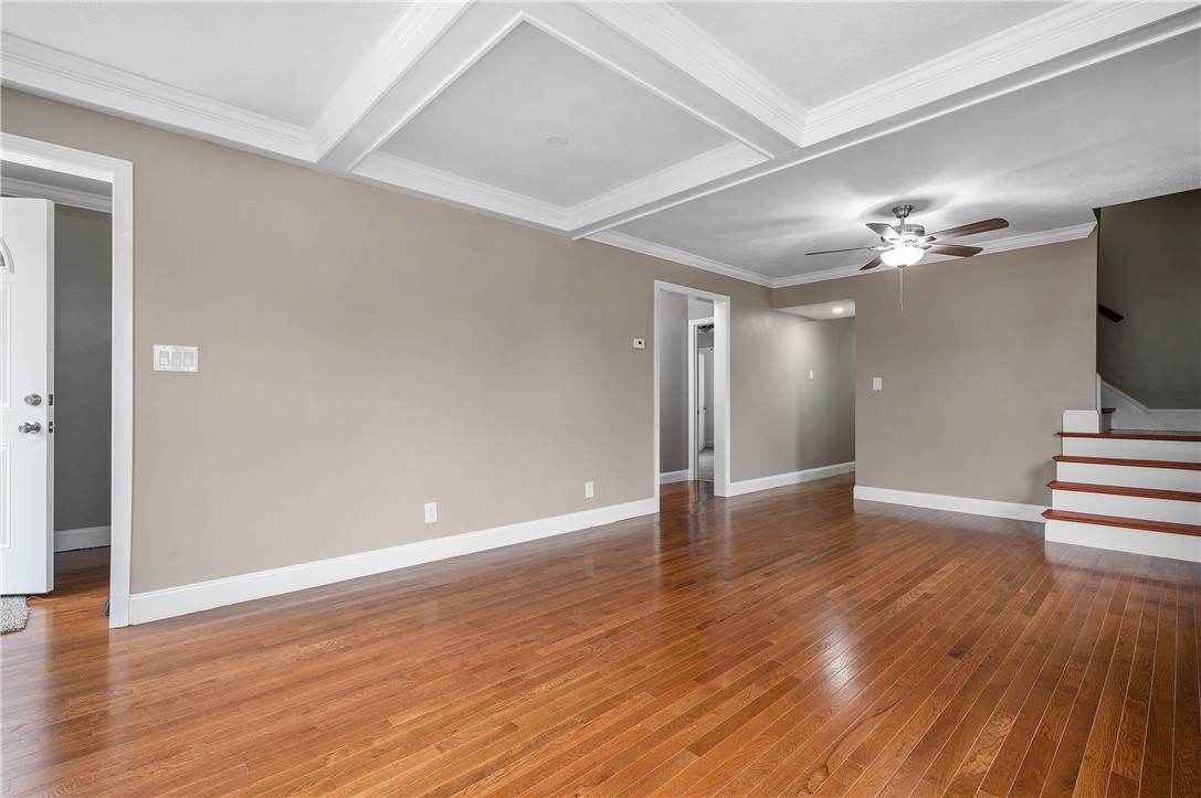 88 Benedict Road Warwick, RI 02888 - Photo 8 of 26 Living Room/Dining Area