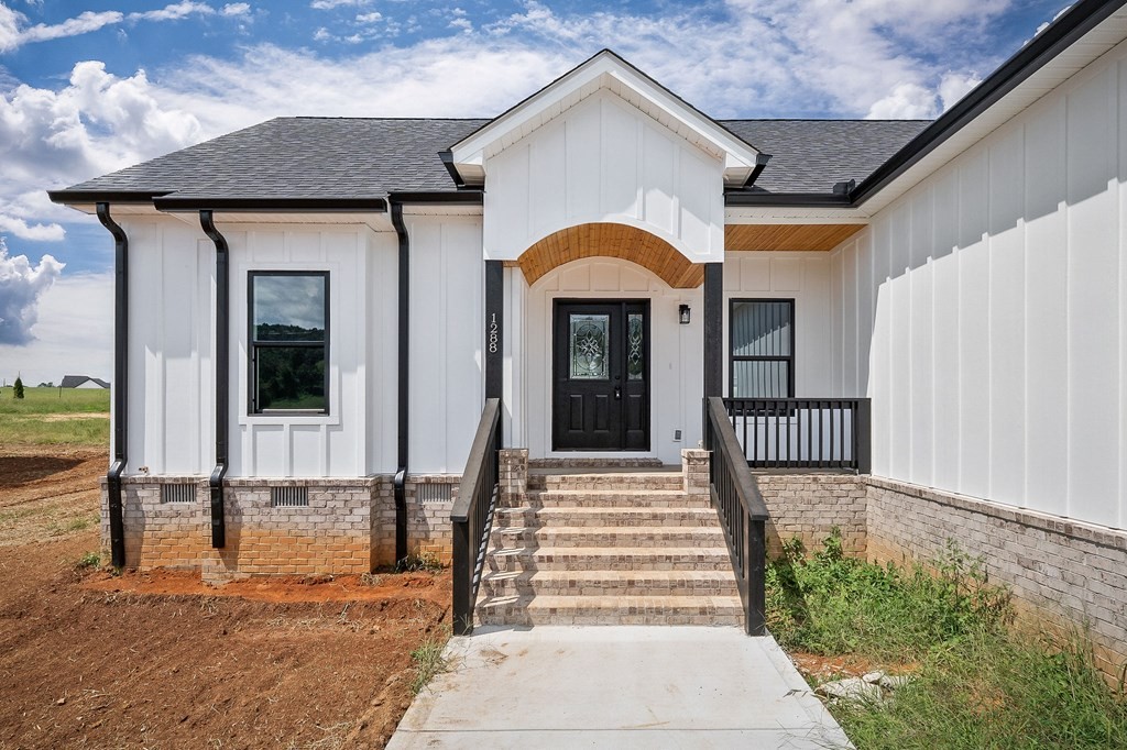1288 Duck Pond Road Sparta, TN 38583 - Photo 3 of 31 Gallery Image 3