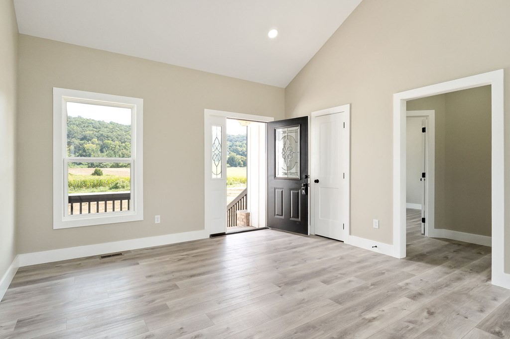 1288 Duck Pond Road Sparta, TN 38583 - Photo 6 of 31 Gallery Image 6