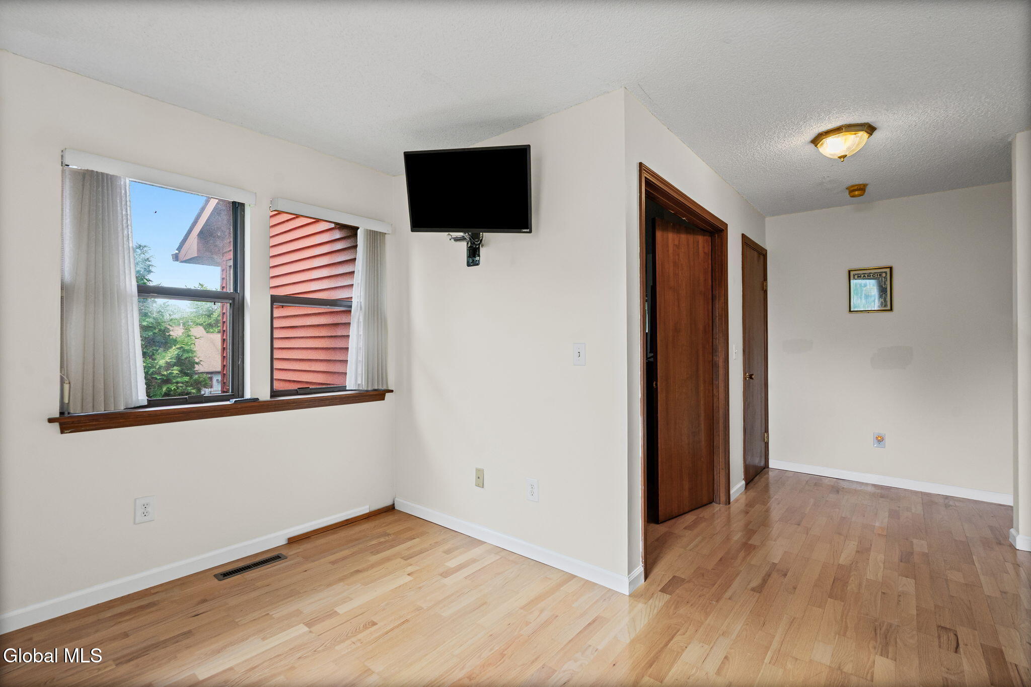 4 Oxford Road Bethlehem, NY 12159 - Photo 26 of 40 26-web-or-mls-4-oxford-rd
